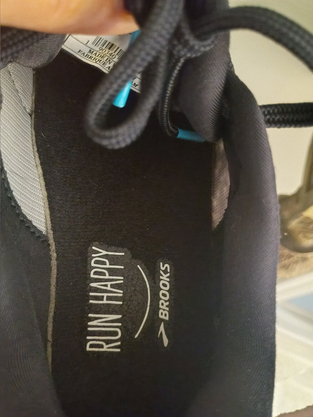 Brooks Women's Black, Gray & White Running Shoes with Teal Logo - Picture 6 of 12